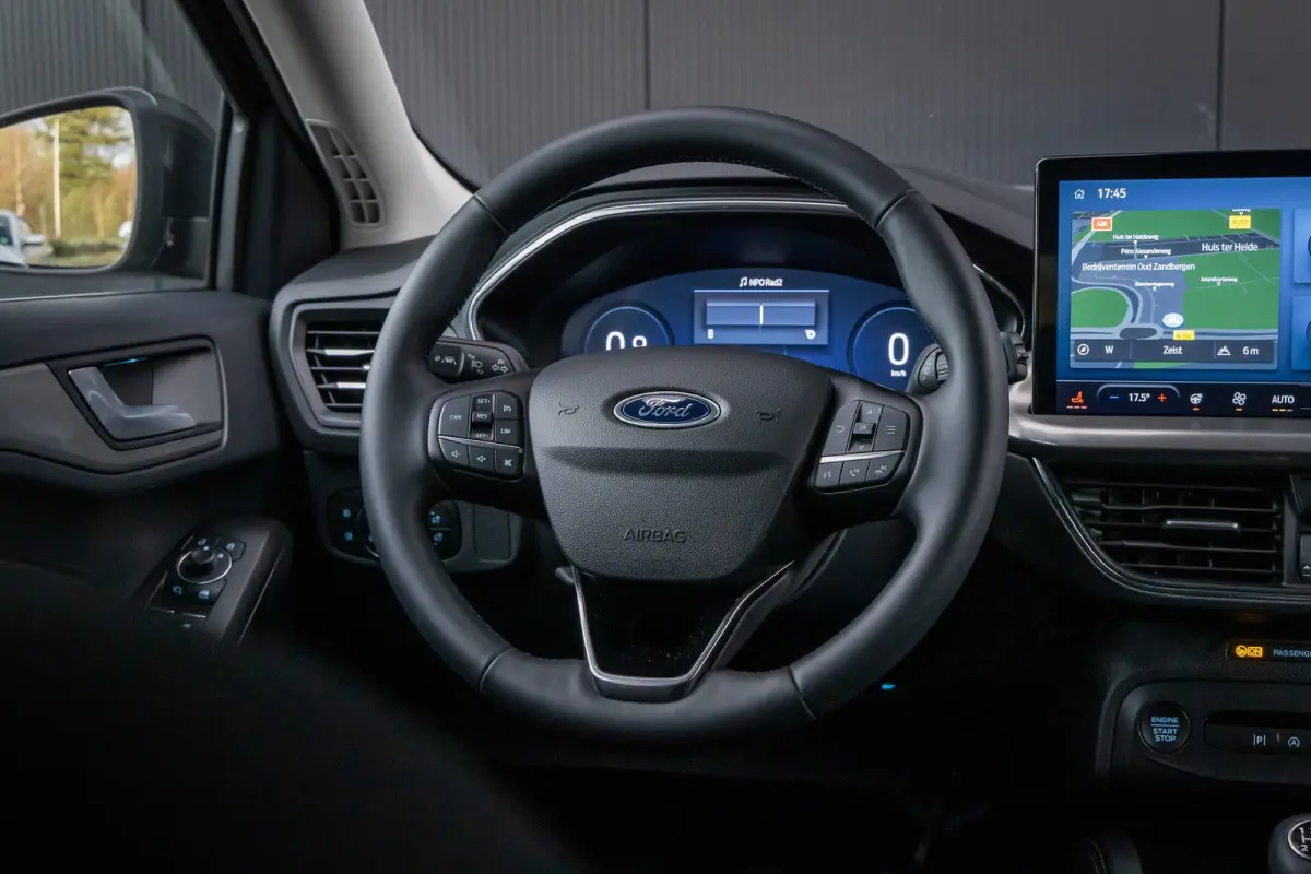 1.0 EcoBoost Hybrid Titanium X | WINTER PACK | AGR-STOELEN | B&O | Achteruitrijcamera | Airco (automatisch) | Binnenspiegel automatisch dimmend
