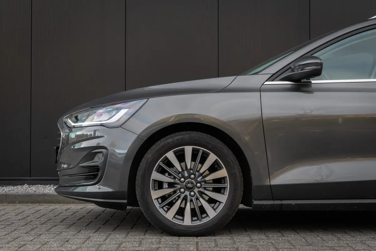 1.0 EcoBoost Hybrid Titanium X | WINTER PACK | AGR-STOELEN | B&O | Achteruitrijcamera | Airco (automatisch) | Binnenspiegel automatisch dimmend