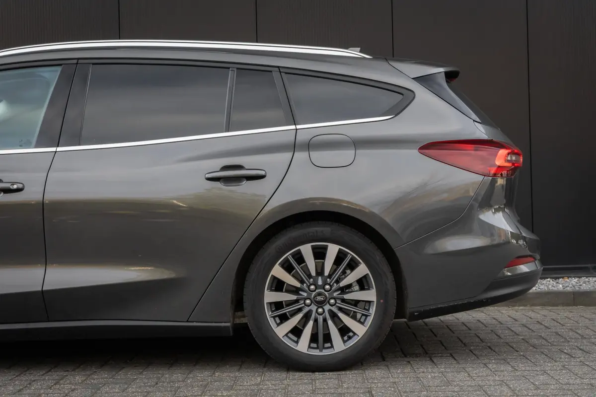 1.0 EcoBoost Hybrid Titanium X | WINTER PACK | AGR-STOELEN | B&O | Achteruitrijcamera | Airco (automatisch) | Binnenspiegel automatisch dimmend