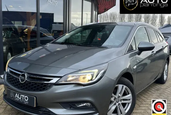 1.4 Turbo 120 Jaar Edition 150PK | AUTOMAAT | ZEER NETTE STAAT | Trekhaak | Stoel en Stuur Verwarming | APK tot 29-04-2027 |