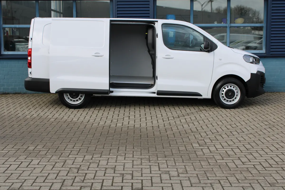 L3 2.0 145 PK - Fiat Scudo | PRIJS INCL REST BPM!! | NAVI | DIGITALE BINNENSPIEGEL | BETIMMERING LAADRUIMTE | NIEUWE AUTO!