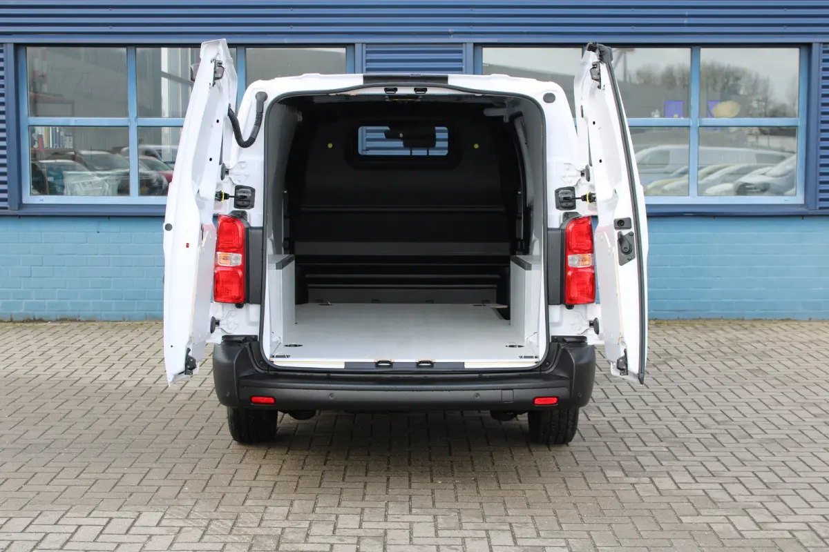 L3 2.0 145 PK - Fiat Scudo | PRIJS INCL REST BPM!! | NAVI | DIGITALE BINNENSPIEGEL | BETIMMERING LAADRUIMTE | NIEUWE AUTO!