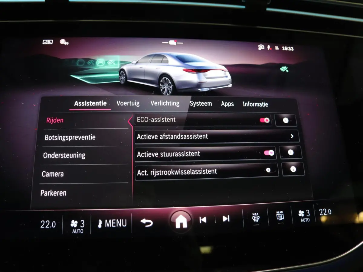 300e Sport Edition | Panoramaschuifdak | Nightpakket | Premium plus pakket | Rijassistentiepakket Plus | Stoelventilatie | Burmester | 360° camera |
