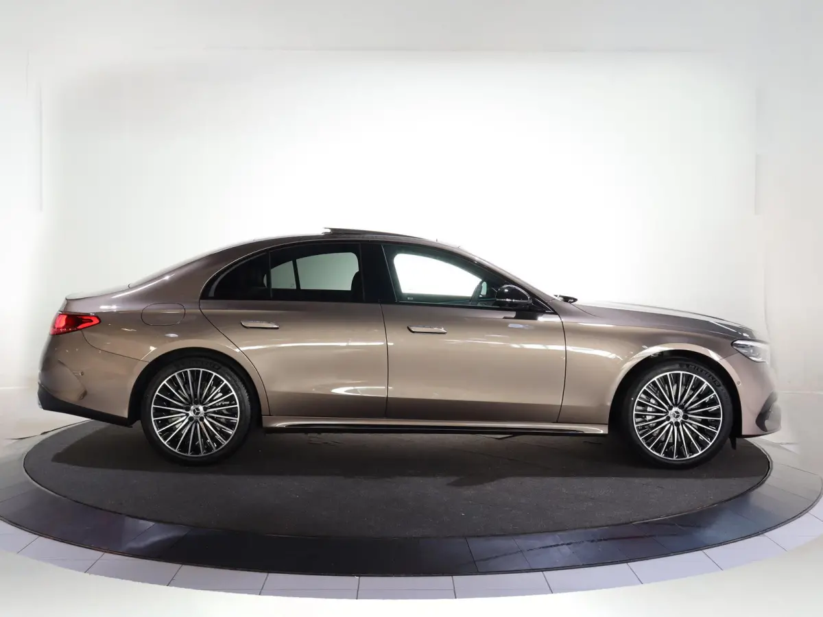 300e Sport Edition | Panoramaschuifdak | Nightpakket | Premium plus pakket | Rijassistentiepakket Plus | Stoelventilatie | Burmester | 360° camera |