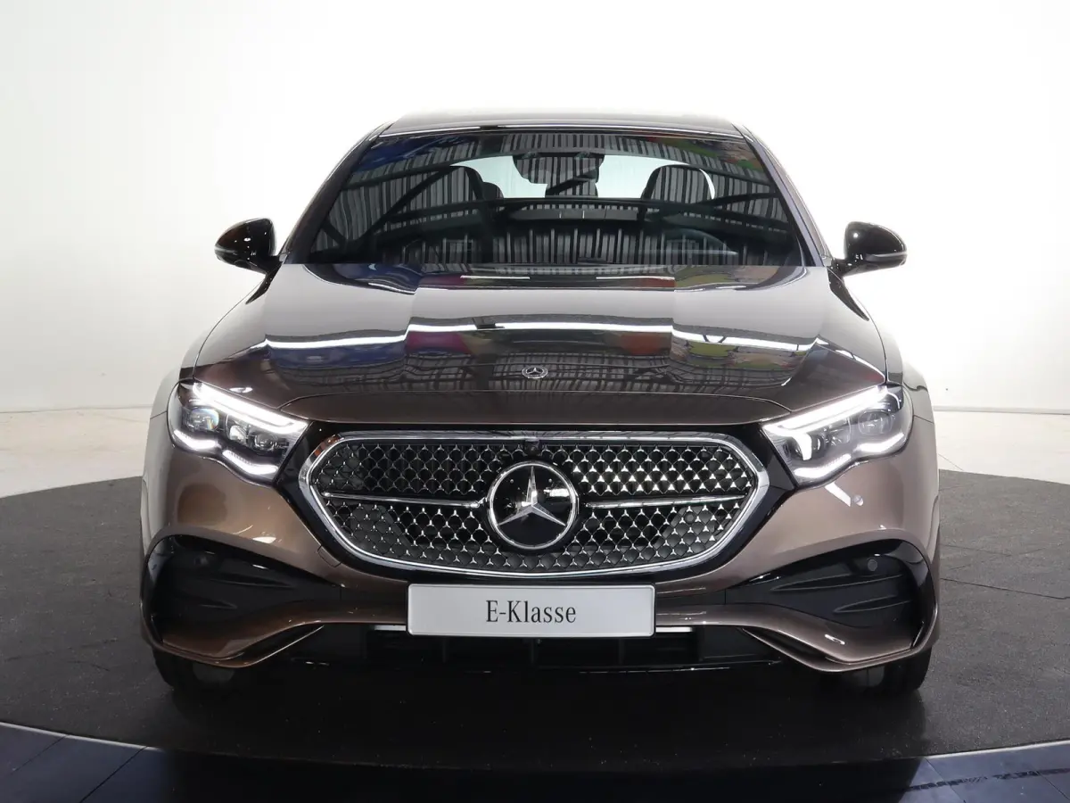 300e Sport Edition | Panoramaschuifdak | Nightpakket | Premium plus pakket | Rijassistentiepakket Plus | Stoelventilatie | Burmester | 360° camera |