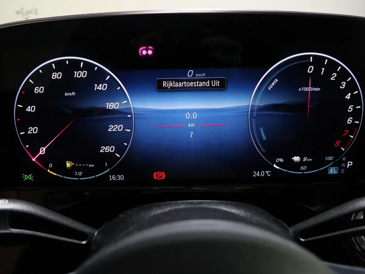 300e Sport Edition | Panoramaschuifdak | Nightpakket | Premium plus pakket | Rijassistentiepakket Plus | Stoelventilatie | Burmester | 360° camera |