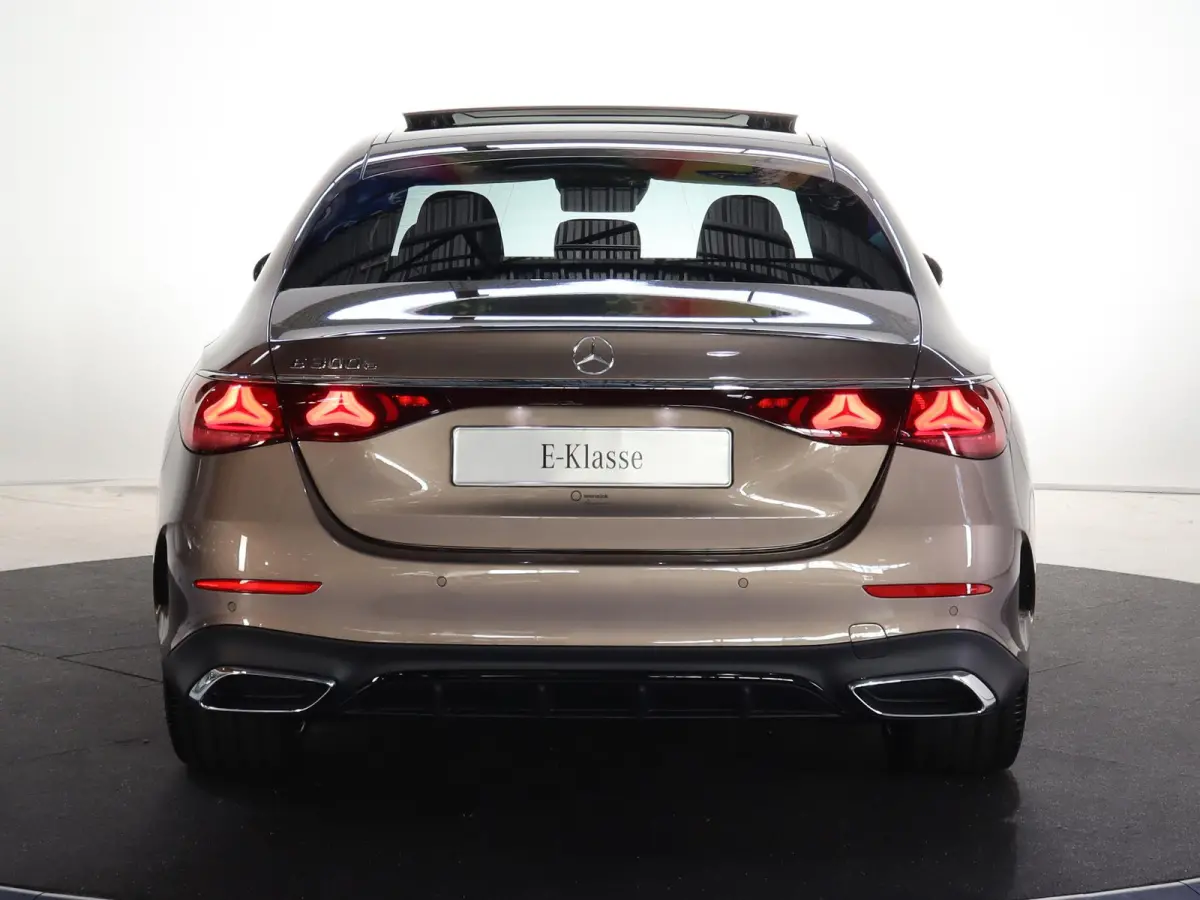300e Sport Edition | Panoramaschuifdak | Nightpakket | Premium plus pakket | Rijassistentiepakket Plus | Stoelventilatie | Burmester | 360° camera |