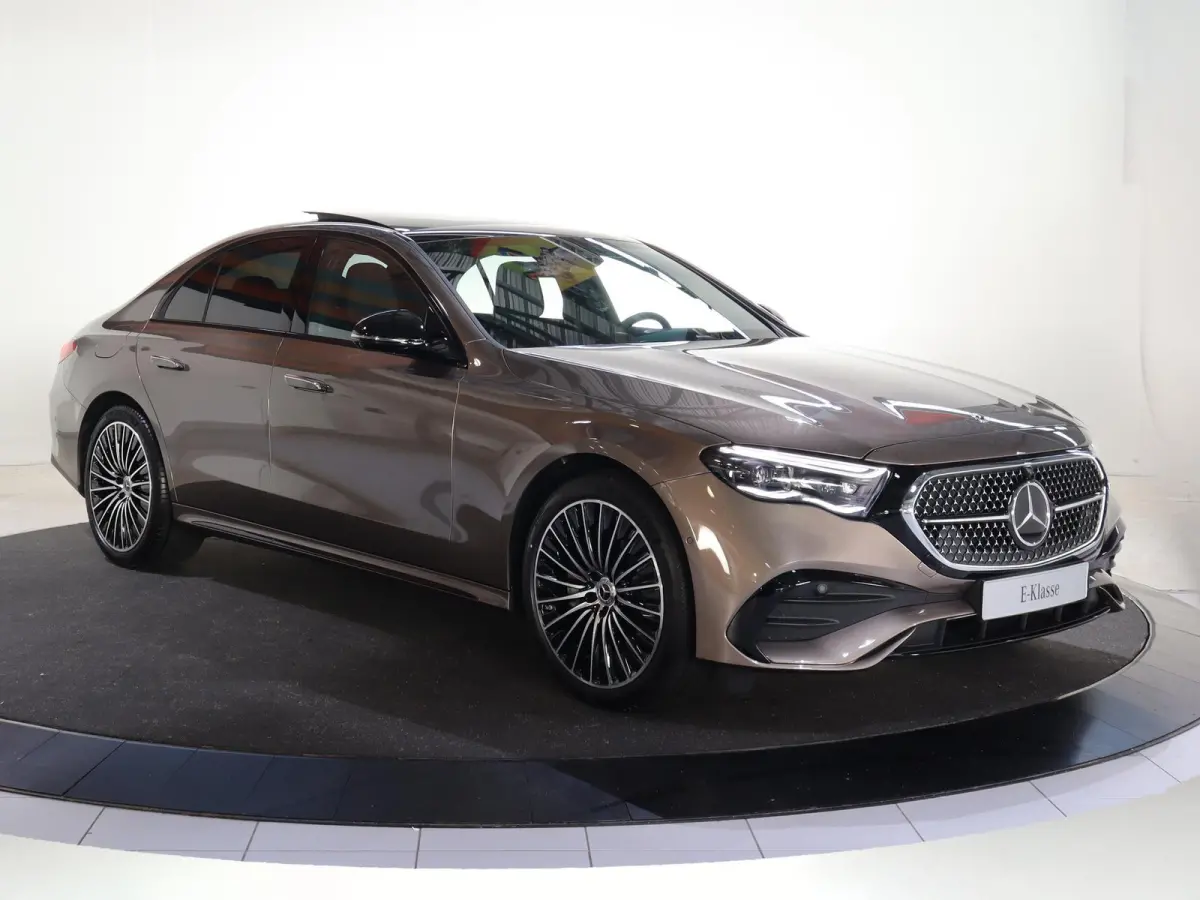 300e Sport Edition | Panoramaschuifdak | Nightpakket | Premium plus pakket | Rijassistentiepakket Plus | Stoelventilatie | Burmester | 360° camera |