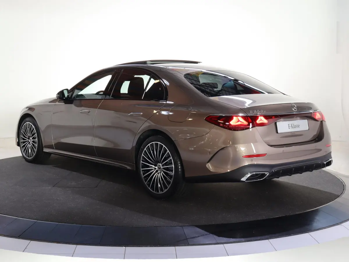 300e Sport Edition | Panoramaschuifdak | Nightpakket | Premium plus pakket | Rijassistentiepakket Plus | Stoelventilatie | Burmester | 360° camera |
