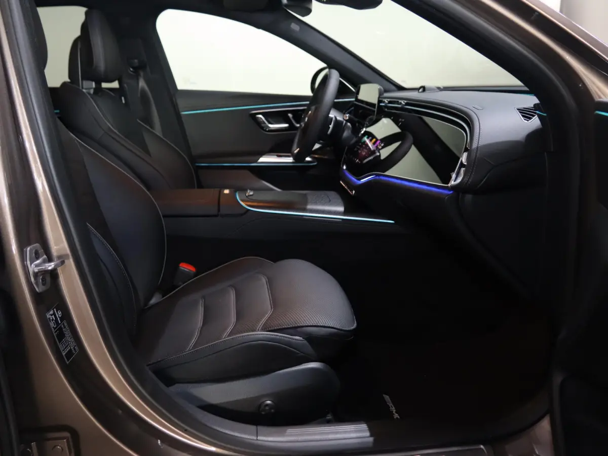 300e Sport Edition | Panoramaschuifdak | Nightpakket | Premium plus pakket | Rijassistentiepakket Plus | Stoelventilatie | Burmester | 360° camera |