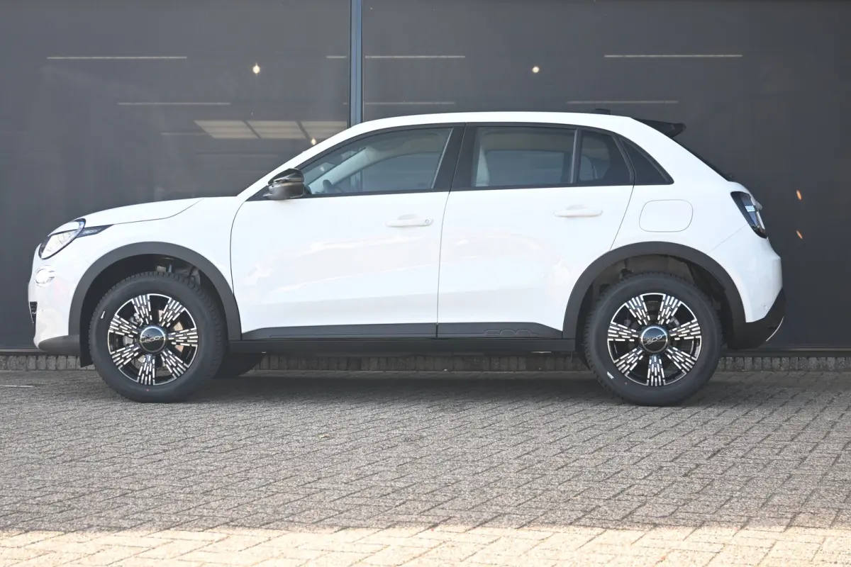 Icon VOORRAAD-ACTIE! | 8 Jaar Fabrieksgarantie | ALL-seasonbanden | Carplay | Stoelverwarming
