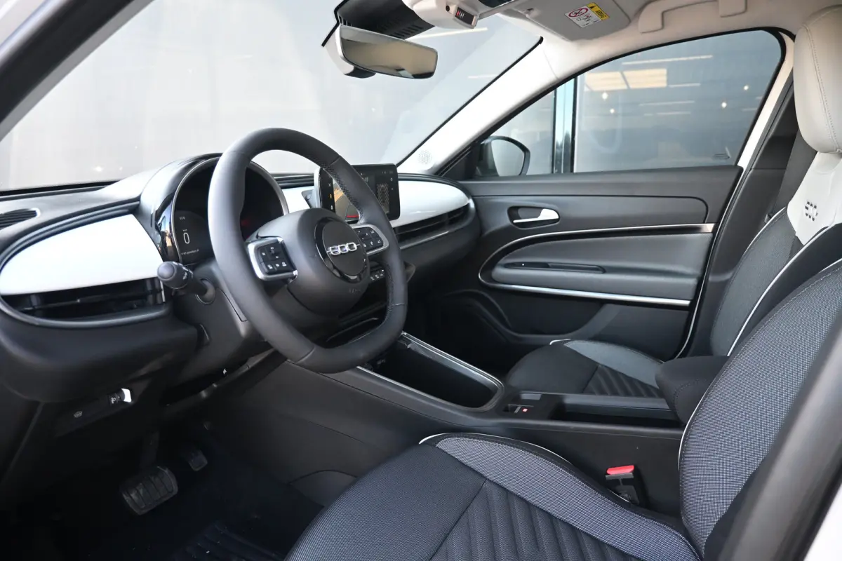 Icon VOORRAAD-ACTIE! | 8 Jaar Fabrieksgarantie | ALL-seasonbanden | Carplay | Stoelverwarming
