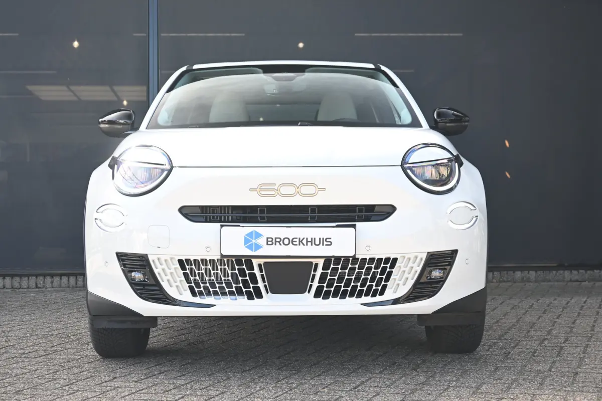 Icon VOORRAAD-ACTIE! | 8 Jaar Fabrieksgarantie | ALL-seasonbanden | Carplay | Stoelverwarming
