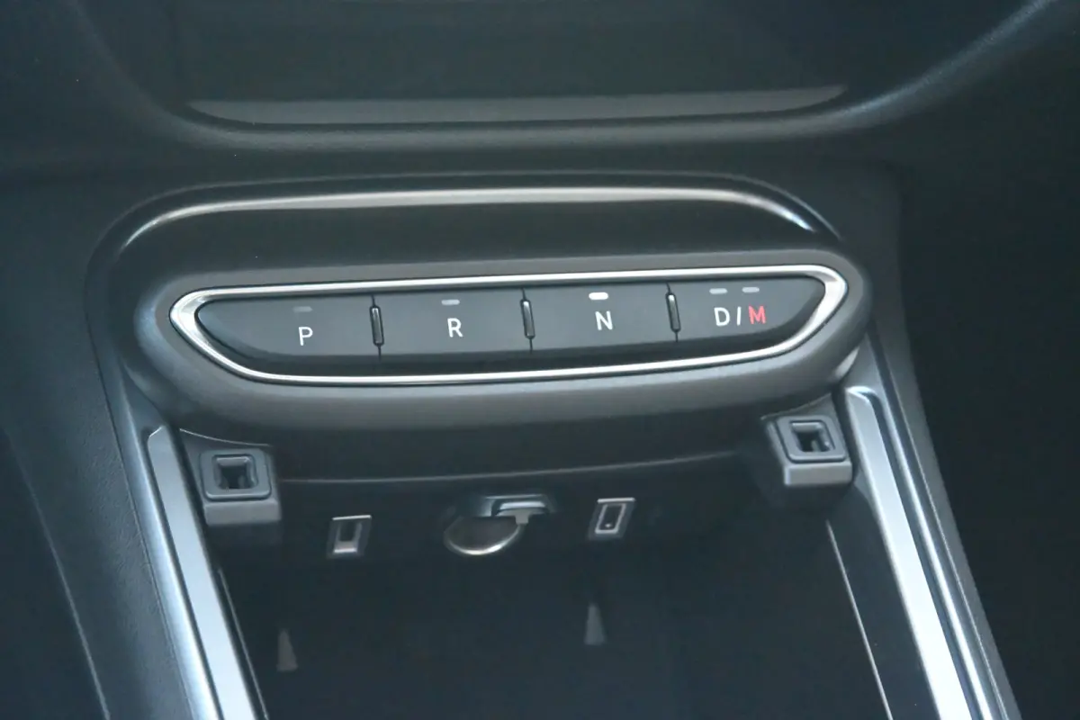 Icon VOORRAAD-ACTIE! | 8 Jaar Fabrieksgarantie | ALL-seasonbanden | Carplay | Stoelverwarming