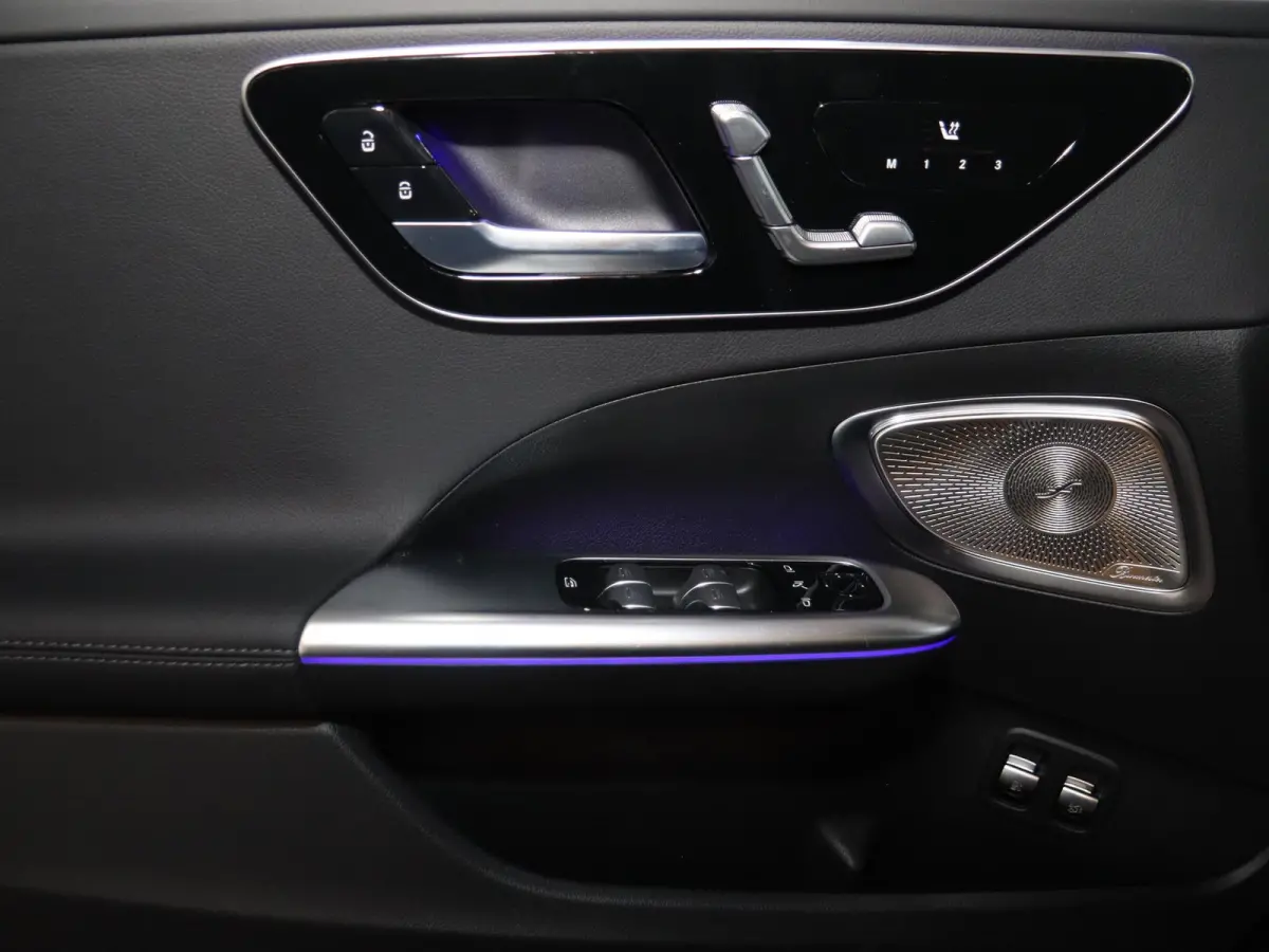 300e Business Solution AMG | Panoramaschuifdak | Nightpakket | Burmester | Head-Up |