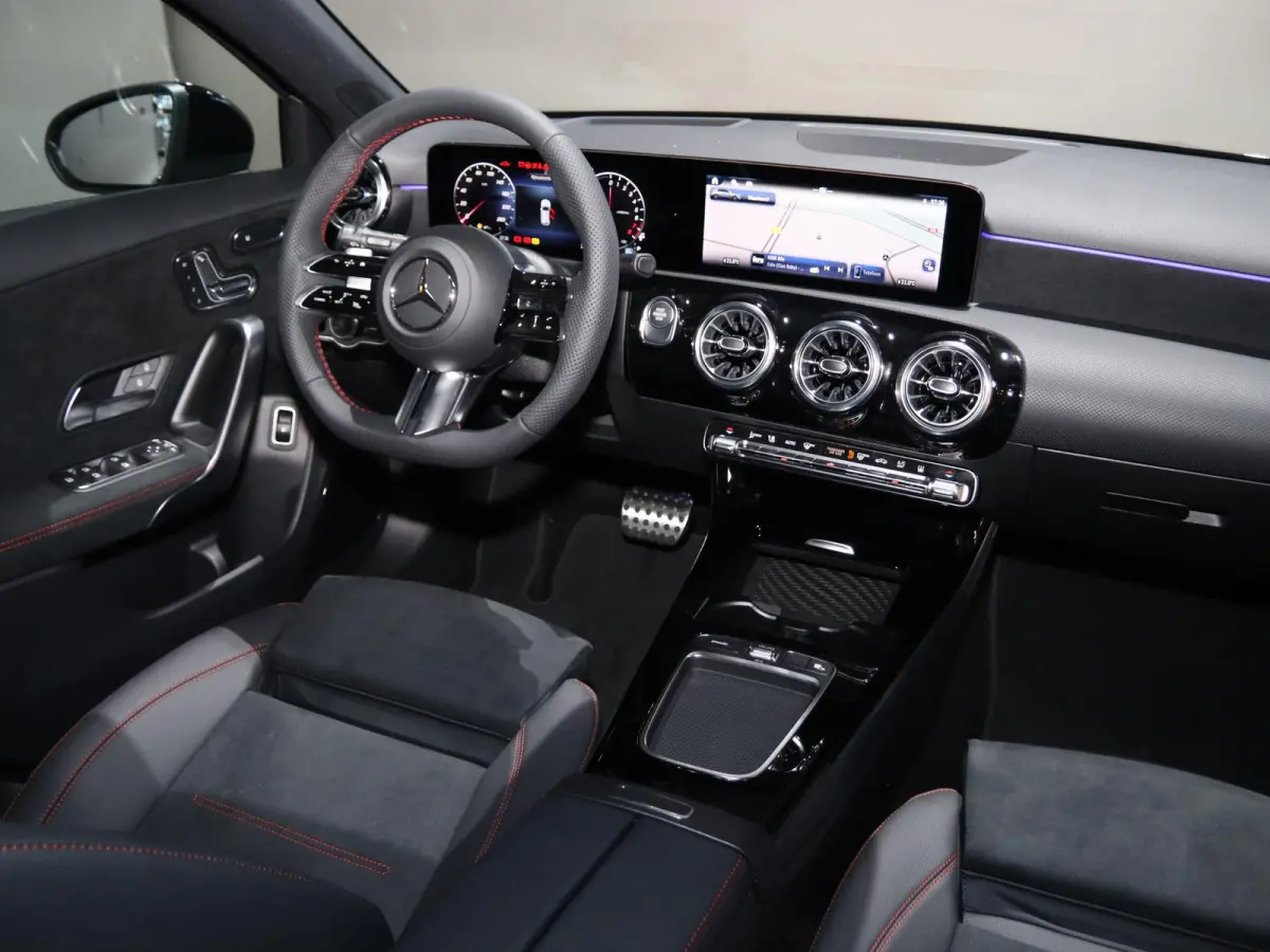 250e Business Solution AMG | Panoramaschuifdak | Premium Plus | 19”AMG-velgen | Head-up display | Dodehoekassistent |