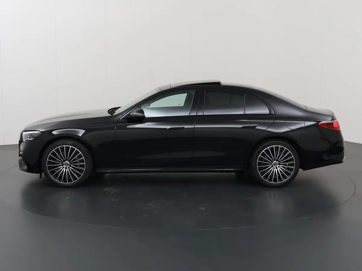 300e Sport Edition | Panoramaschuifdak | Nightpakket | Premium plus pakket | Rijassistentiepakket Plus | Stoelventilatie | Burmester | 360° camera |
