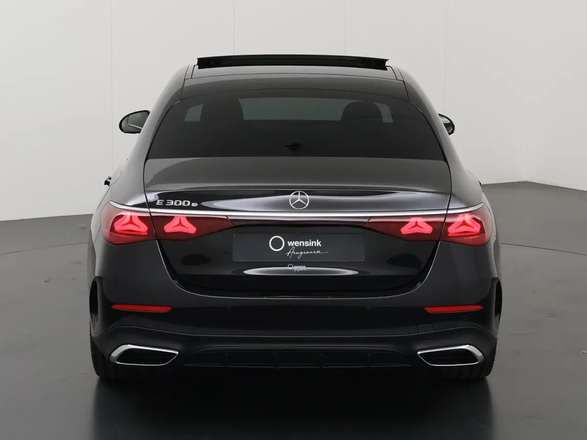 300e Sport Edition | Panoramaschuifdak | Nightpakket | Premium plus pakket | Rijassistentiepakket Plus | Stoelventilatie | Burmester | 360° camera |