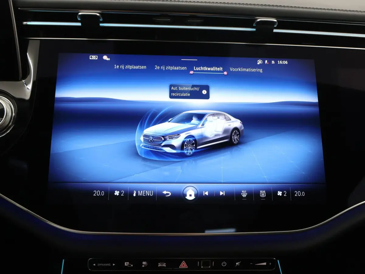 300e Sport Edition | Panoramaschuifdak | Nightpakket | Premium plus pakket | Rijassistentiepakket Plus | Stoelventilatie | Burmester | 360° camera |
