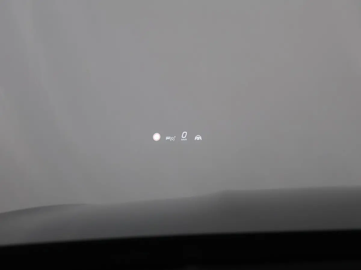 300e Sport Edition | Panoramaschuifdak | Nightpakket | Premium plus pakket | Rijassistentiepakket Plus | Stoelventilatie | Burmester | 360° camera |