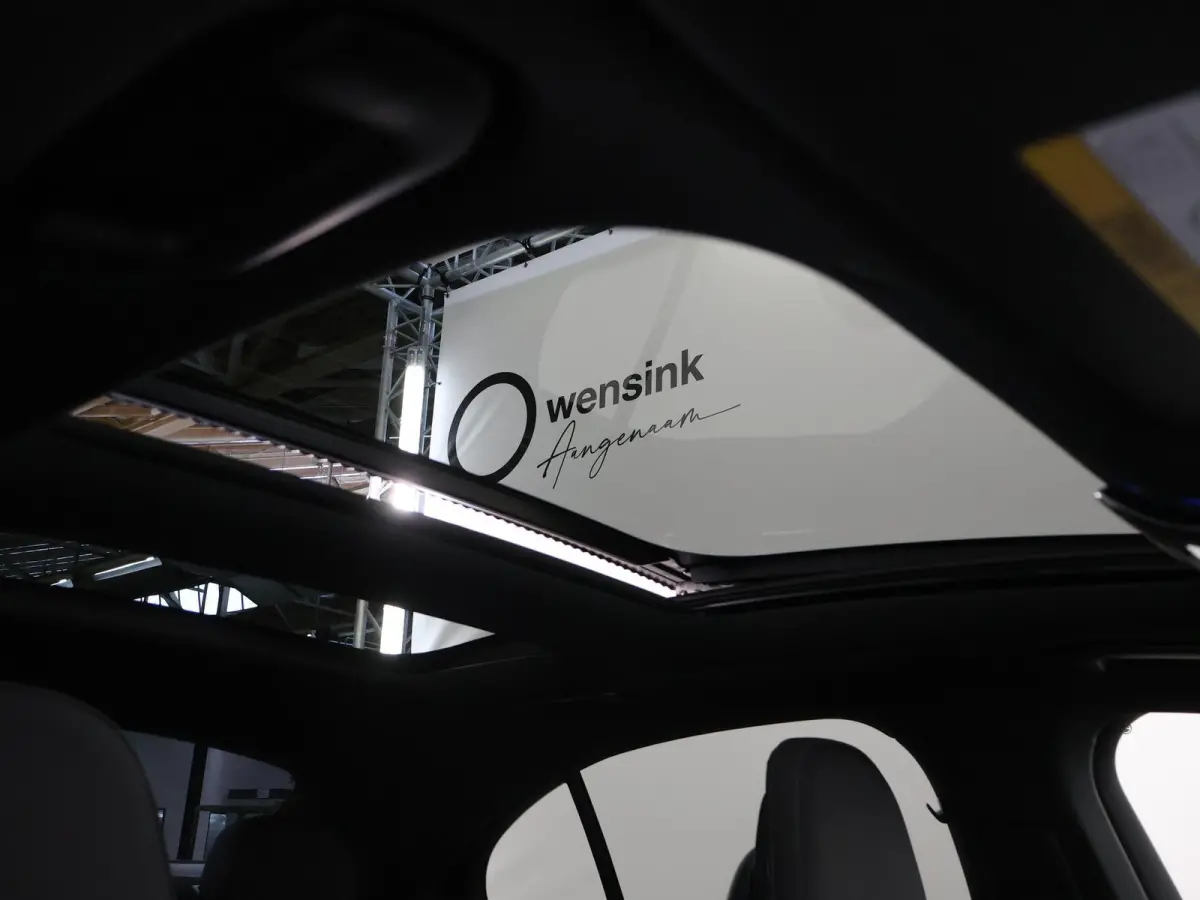 300e Sport Edition | Panoramaschuifdak | Nightpakket | Premium plus pakket | Rijassistentiepakket Plus | Stoelventilatie | Burmester | 360° camera |