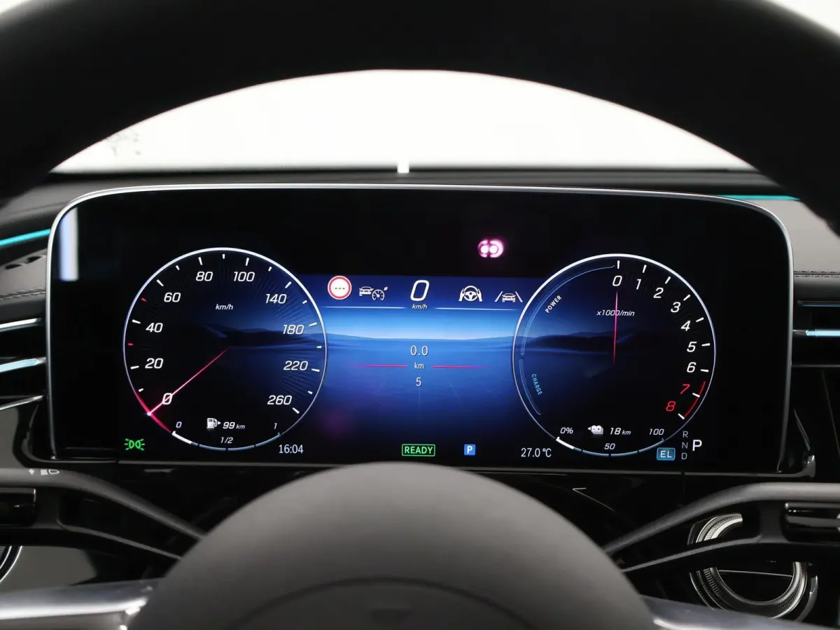 300e Sport Edition | Panoramaschuifdak | Nightpakket | Premium plus pakket | Rijassistentiepakket Plus | Stoelventilatie | Burmester | 360° camera |