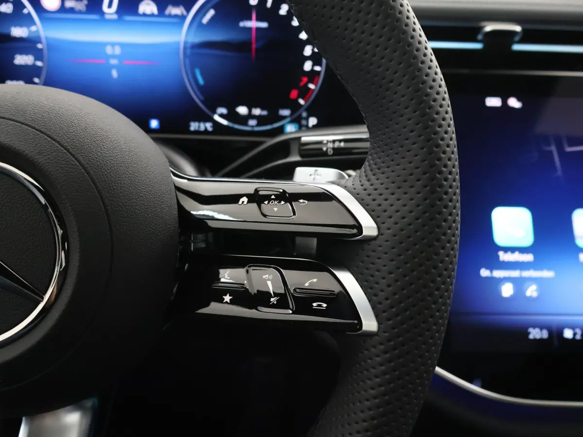 300e Sport Edition | Panoramaschuifdak | Nightpakket | Premium plus pakket | Rijassistentiepakket Plus | Stoelventilatie | Burmester | 360° camera |