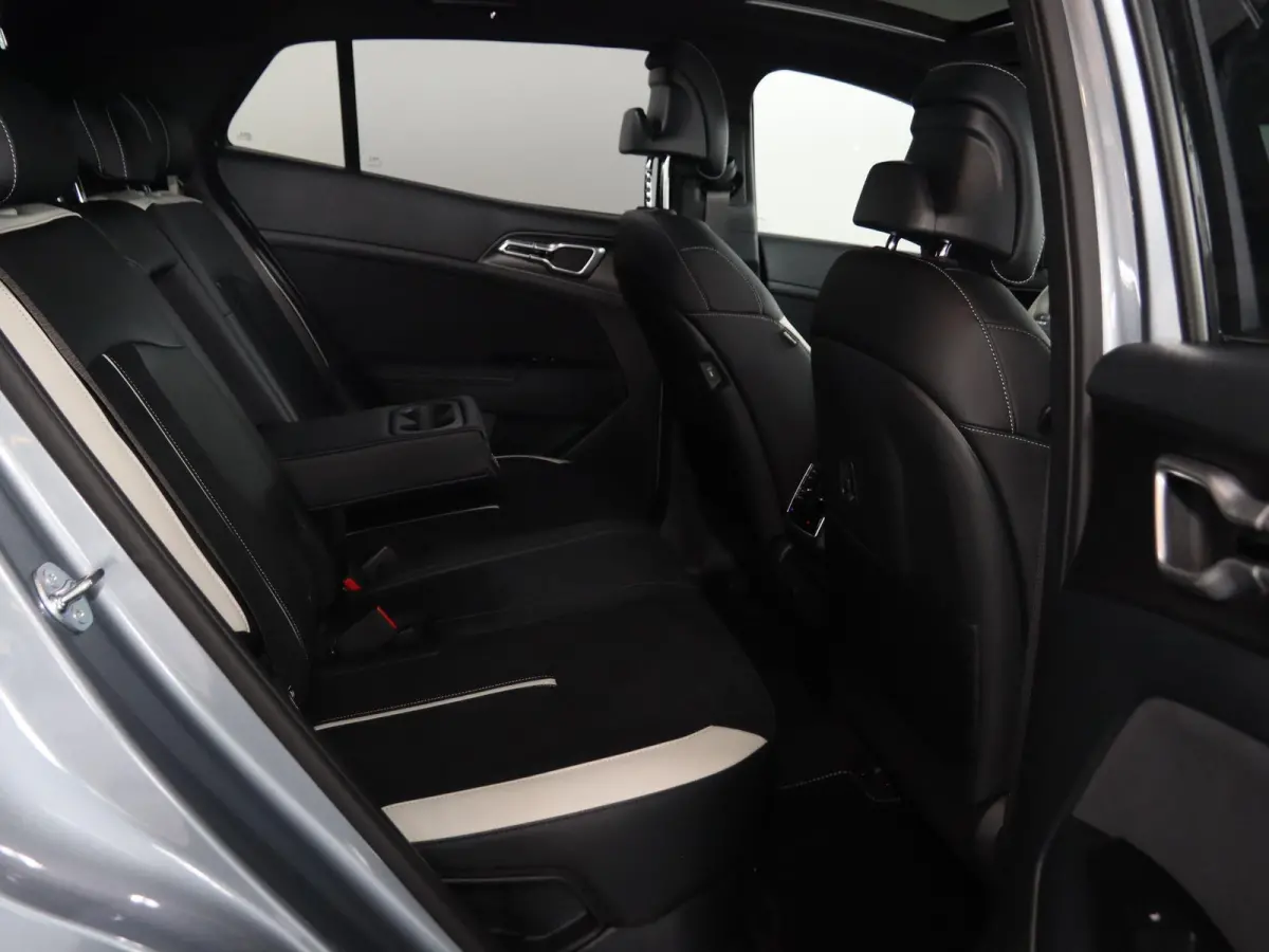 1.6 T-GDi Hybrid GT-Line | Head-up Display | Stoelverwarming | Camera | Schuif/kanteldak |