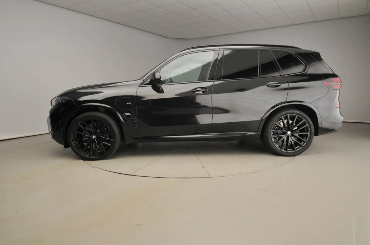 xDrive50e | M-Sportpakket | LED | Leder | HUD | Active cruise | Trekhaak | Schuifdak | Comfortzetels | DAB | Harman-kardon sound | Alu 22 inch