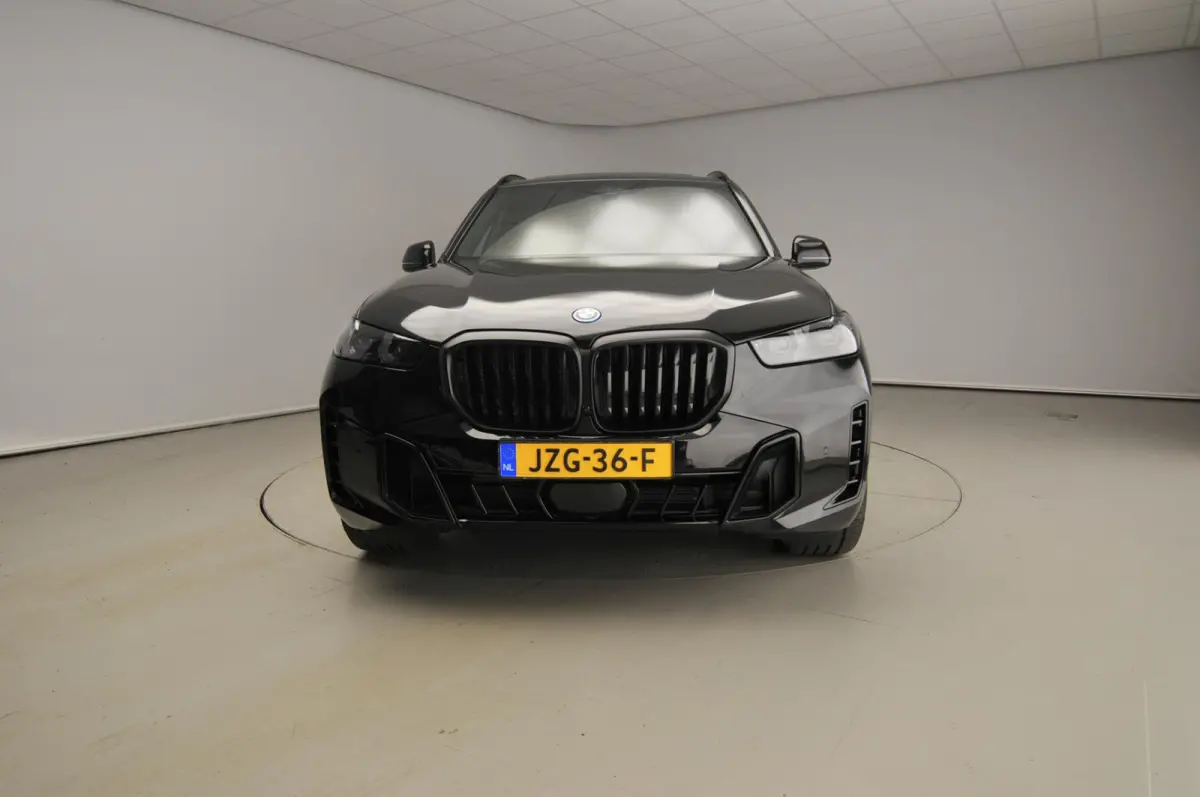 xDrive50e | M-Sportpakket | LED | Leder | HUD | Active cruise | Trekhaak | Schuifdak | Comfortzetels | DAB | Harman-kardon sound | Alu 22 inch