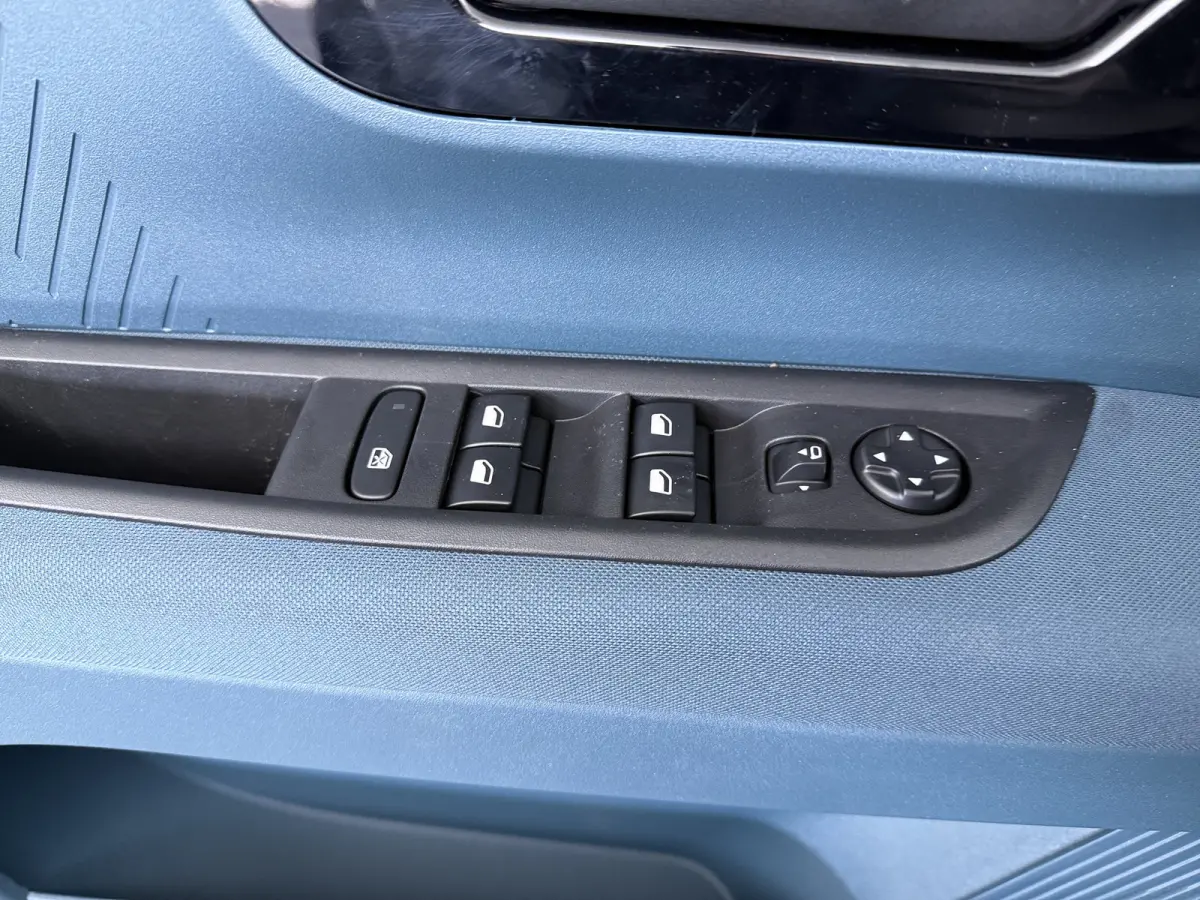 La Prima | 10,25" touchscreen radio met Bluetooth, DAB & USB én Navigatie | Automatische airconditioning | Bandenreparatieset Fix & Go