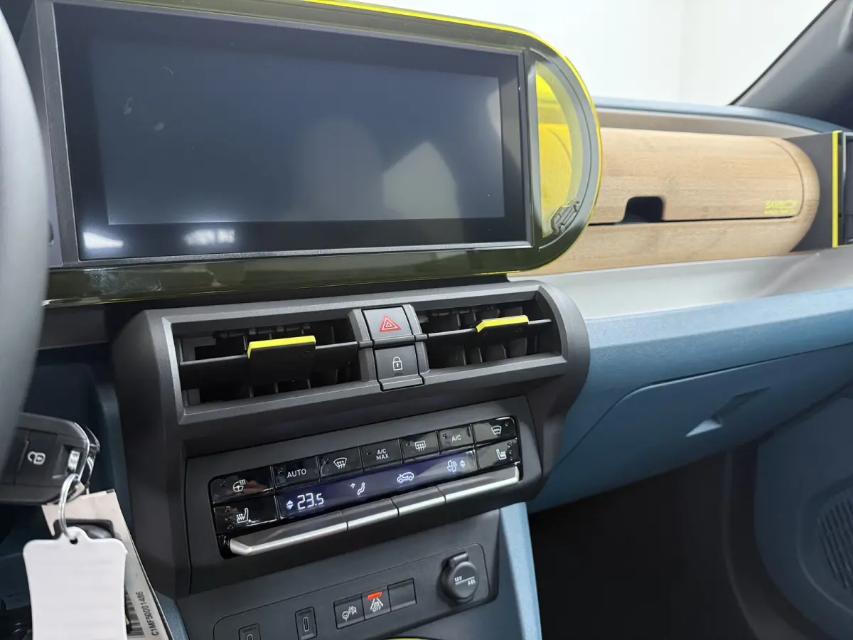 La Prima | 10,25" touchscreen radio met Bluetooth, DAB & USB én Navigatie | Automatische airconditioning | Bandenreparatieset Fix & Go