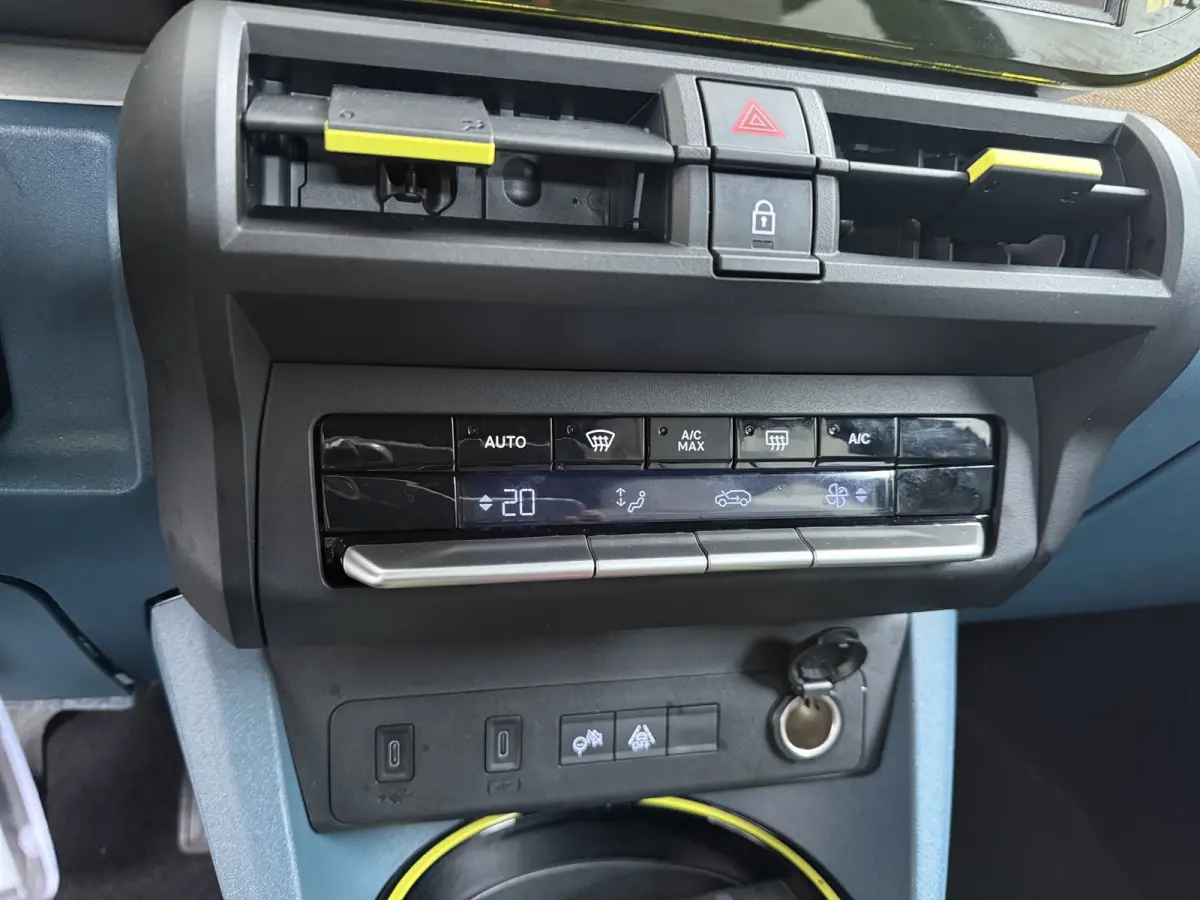 La Prima | 10,25" touchscreen radio met Bluetooth, DAB & USB én Navigatie | Automatische airconditioning | Bandenreparatieset Fix & Go