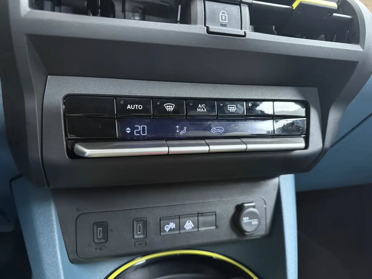 La Prima | 10,25" touchscreen radio met Bluetooth, DAB & USB én Navigatie | Automatische airconditioning | Bandenreparatieset Fix & Go
