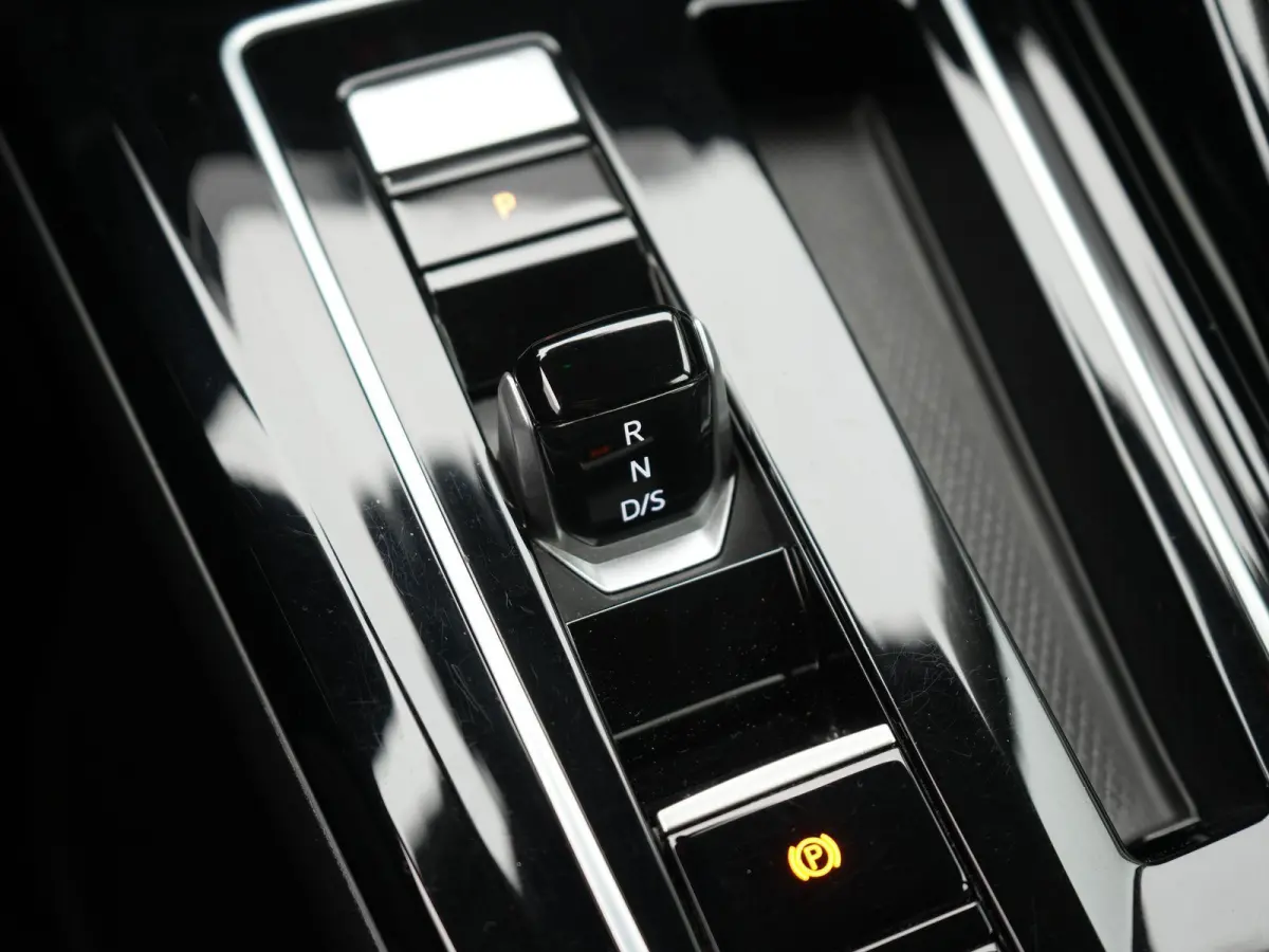 1.4 eHybrid Style | Apple/Android Play | Camera | Adaptive Cruise | Comfortstoel(en) | Full-LED | Keyless | PDC V+A | Sfeerverlichting | Virtual Cockpit | 12 Maand BOVAG Garantie! |