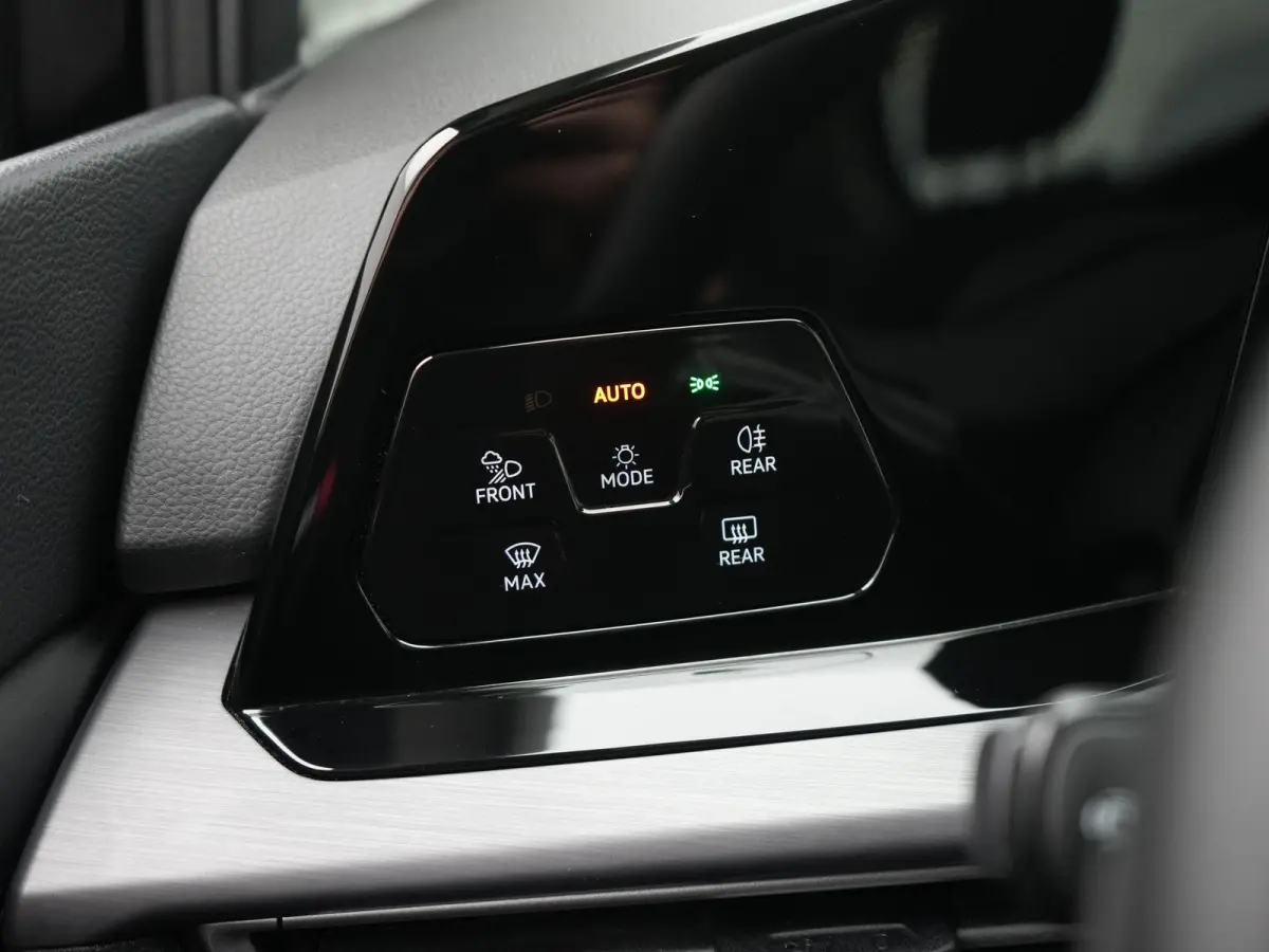 1.4 eHybrid Style | Apple/Android Play | Camera | Adaptive Cruise | Comfortstoel(en) | Full-LED | Keyless | PDC V+A | Sfeerverlichting | Virtual Cockpit | 12 Maand BOVAG Garantie! |