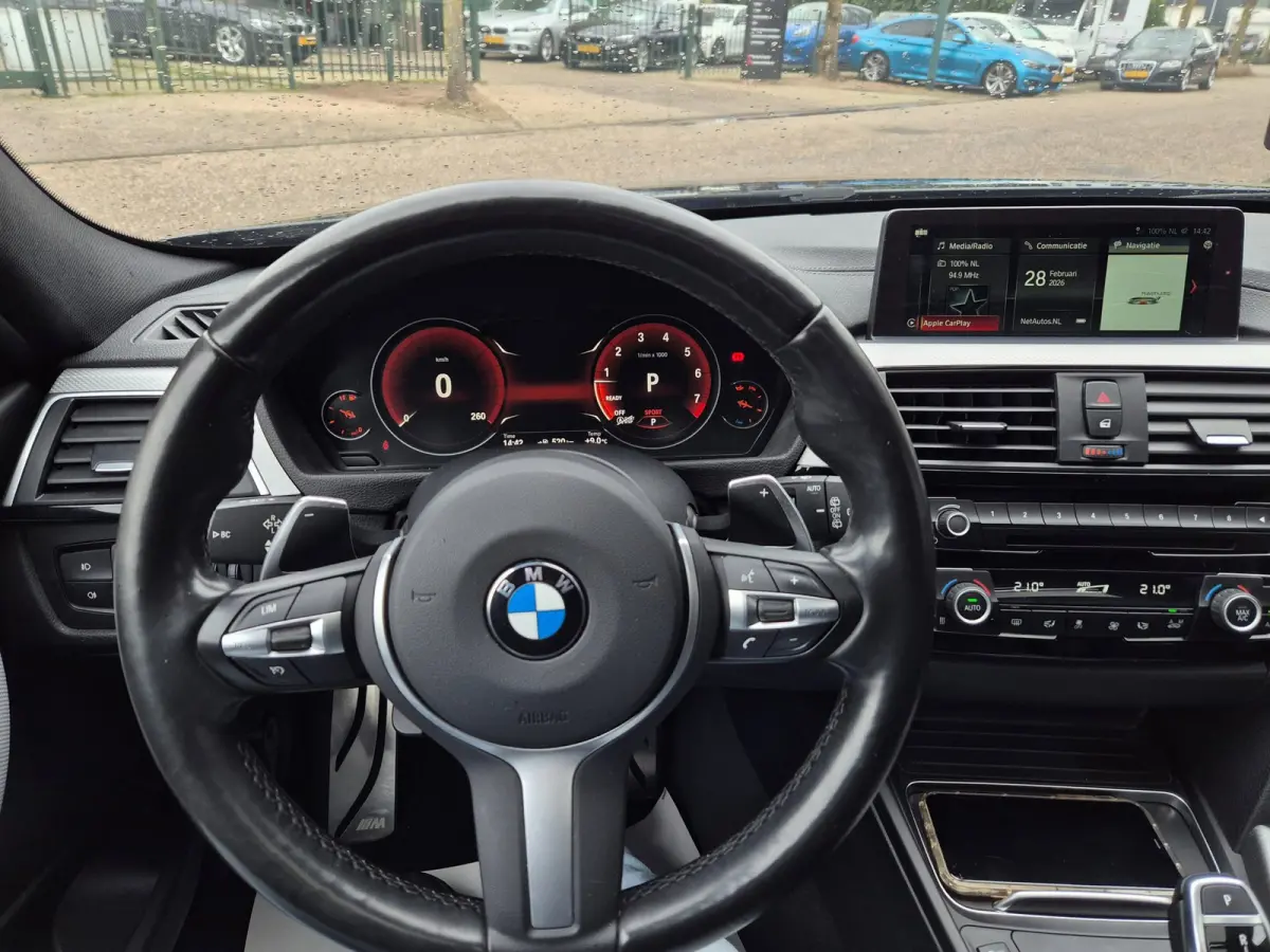 330i M Sport Panoramadak High Executive Apple CarPlay Lm Velgen breedset Stuurverwarming M Aerodynamics