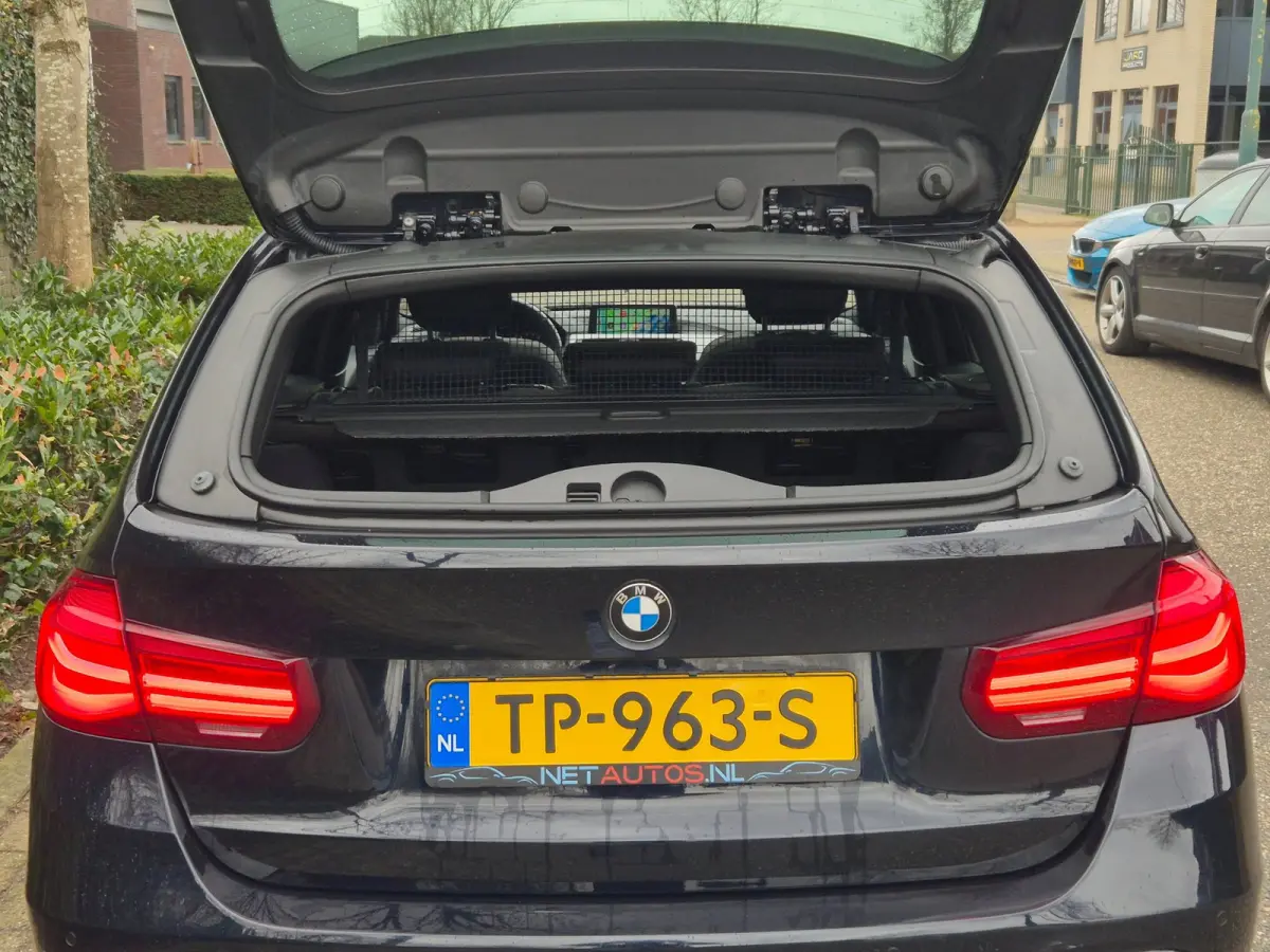 330i M Sport Panoramadak High Executive Apple CarPlay Lm Velgen breedset Stuurverwarming M Aerodynamics
