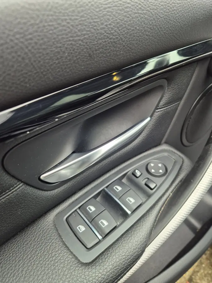 330i M Sport Panoramadak High Executive Apple CarPlay Lm Velgen breedset Stuurverwarming M Aerodynamics
