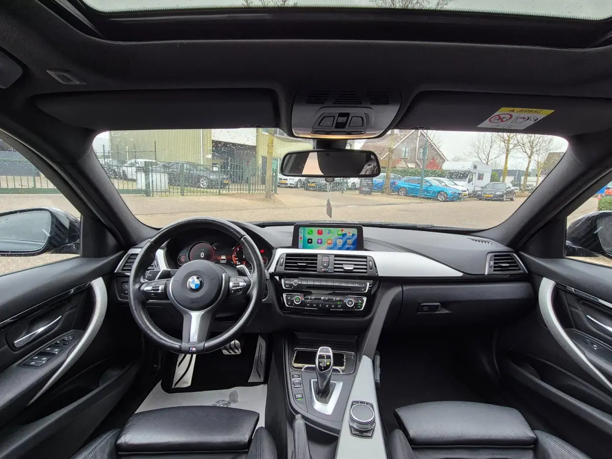 330i M Sport Panoramadak High Executive Apple CarPlay Lm Velgen breedset Stuurverwarming M Aerodynamics