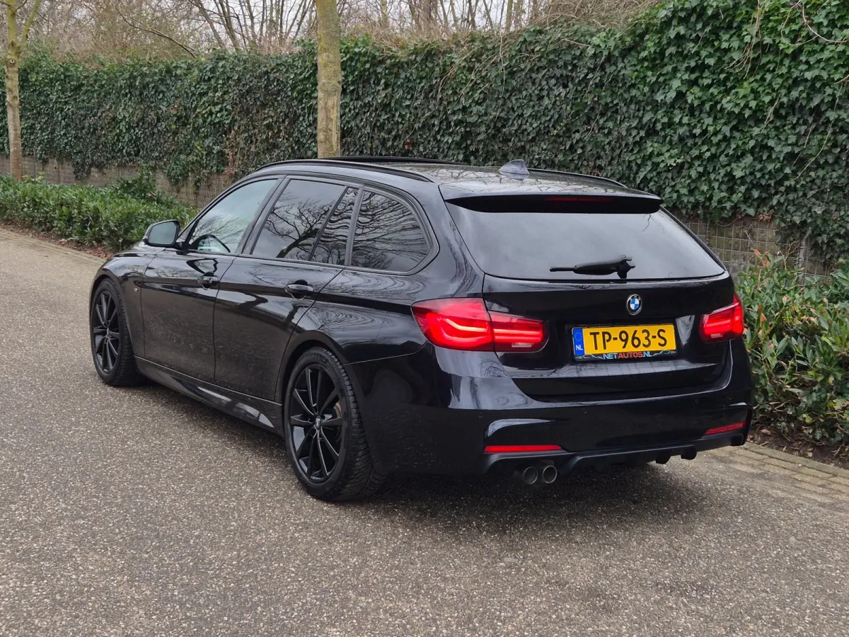330i M Sport Panoramadak High Executive Apple CarPlay Lm Velgen breedset Stuurverwarming M Aerodynamics