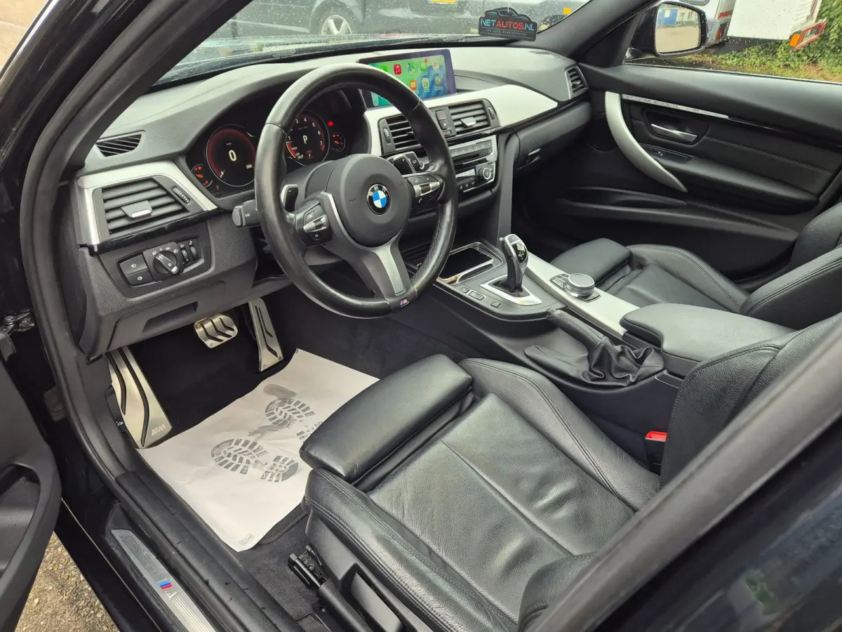 330i M Sport Panoramadak High Executive Apple CarPlay Lm Velgen breedset Stuurverwarming M Aerodynamics