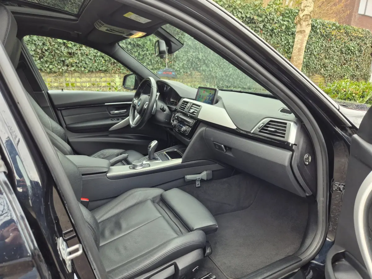 330i M Sport Panoramadak High Executive Apple CarPlay Lm Velgen breedset Stuurverwarming M Aerodynamics