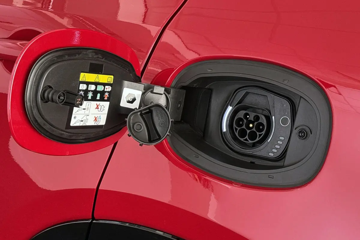 1.3T PHEV Edizione Speciale / 20'' / LED / Rosso Alfa / 88 KM!