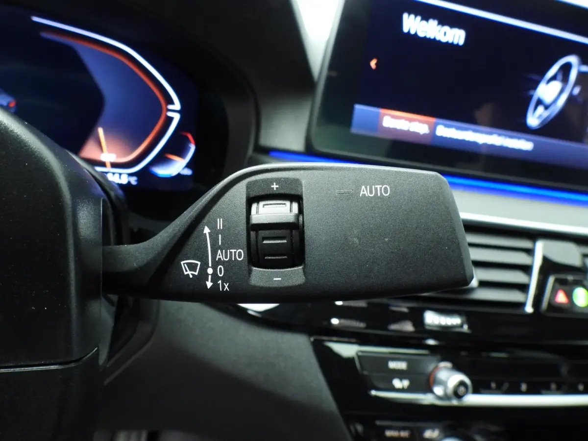 530i | M-Sportpakket | Laserlicht | Leder | Navigatie | Comfortzetels | Stoelverwarming | DAB | Hifi speakers | Alu 18 inch