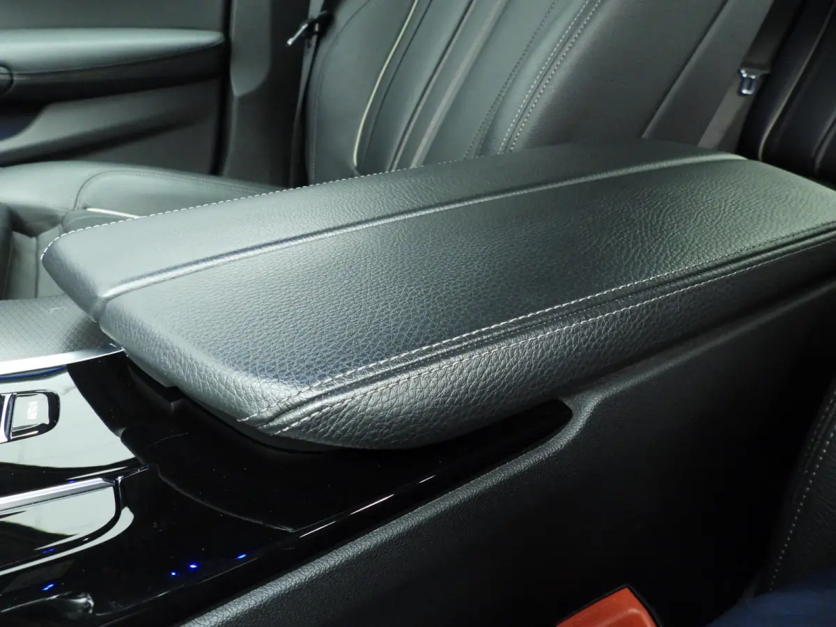 530i | M-Sportpakket | Laserlicht | Leder | Navigatie | Comfortzetels | Stoelverwarming | DAB | Hifi speakers | Alu 18 inch
