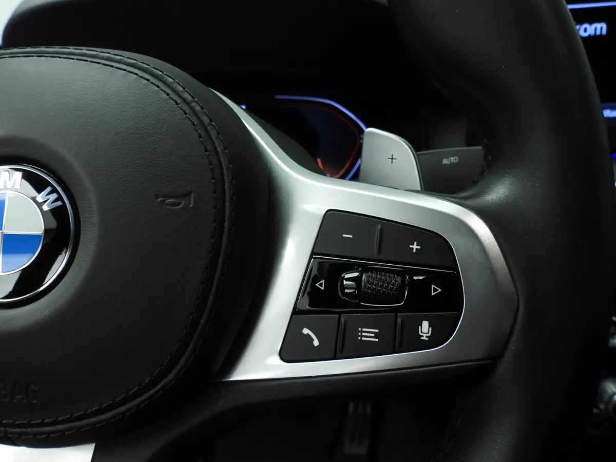 530i | M-Sportpakket | Laserlicht | Leder | Navigatie | Comfortzetels | Stoelverwarming | DAB | Hifi speakers | Alu 18 inch