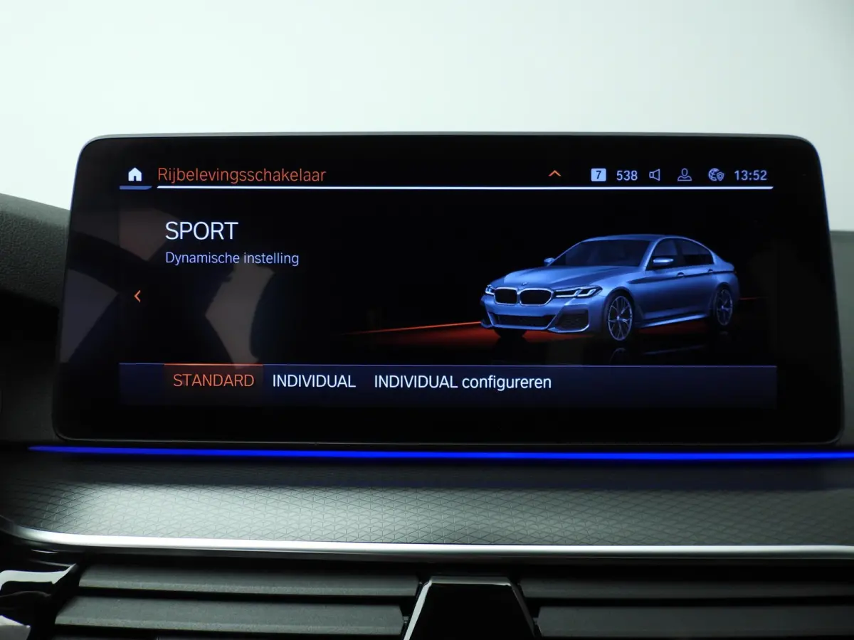 530i | M-Sportpakket | Laserlicht | Leder | Navigatie | Comfortzetels | Stoelverwarming | DAB | Hifi speakers | Alu 18 inch