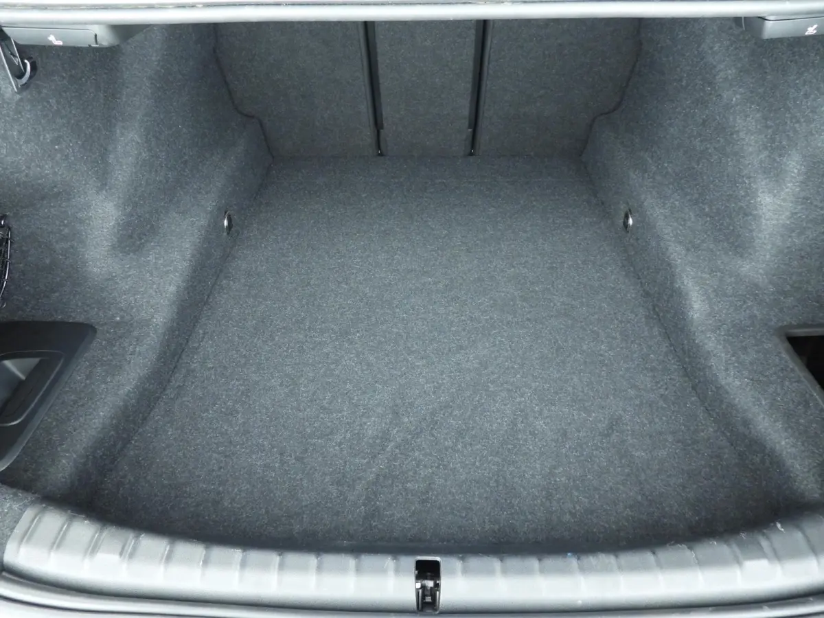 530i | M-Sportpakket | Laserlicht | Leder | Navigatie | Comfortzetels | Stoelverwarming | DAB | Hifi speakers | Alu 18 inch