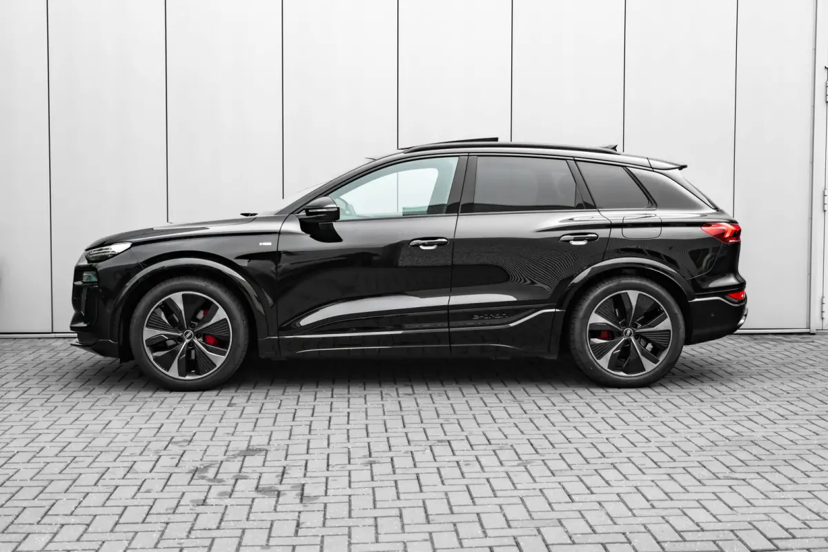 S edition performance 100 kWh 306PK | Luchtvering | Panorama dak | B&O Audio | Head-up Display | Sfeerverlichting